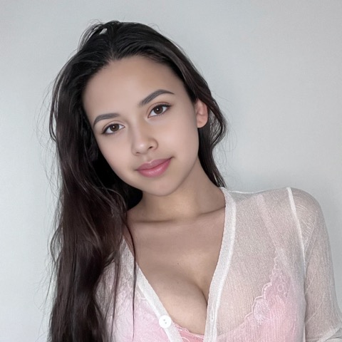 Mai, Fanvue-Creatorin